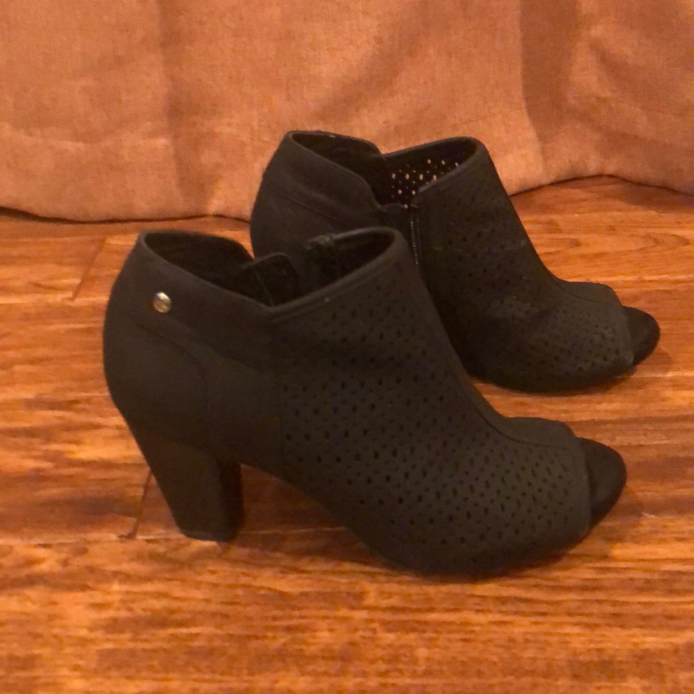 Giani Bernini memory foam black heels size 8.5